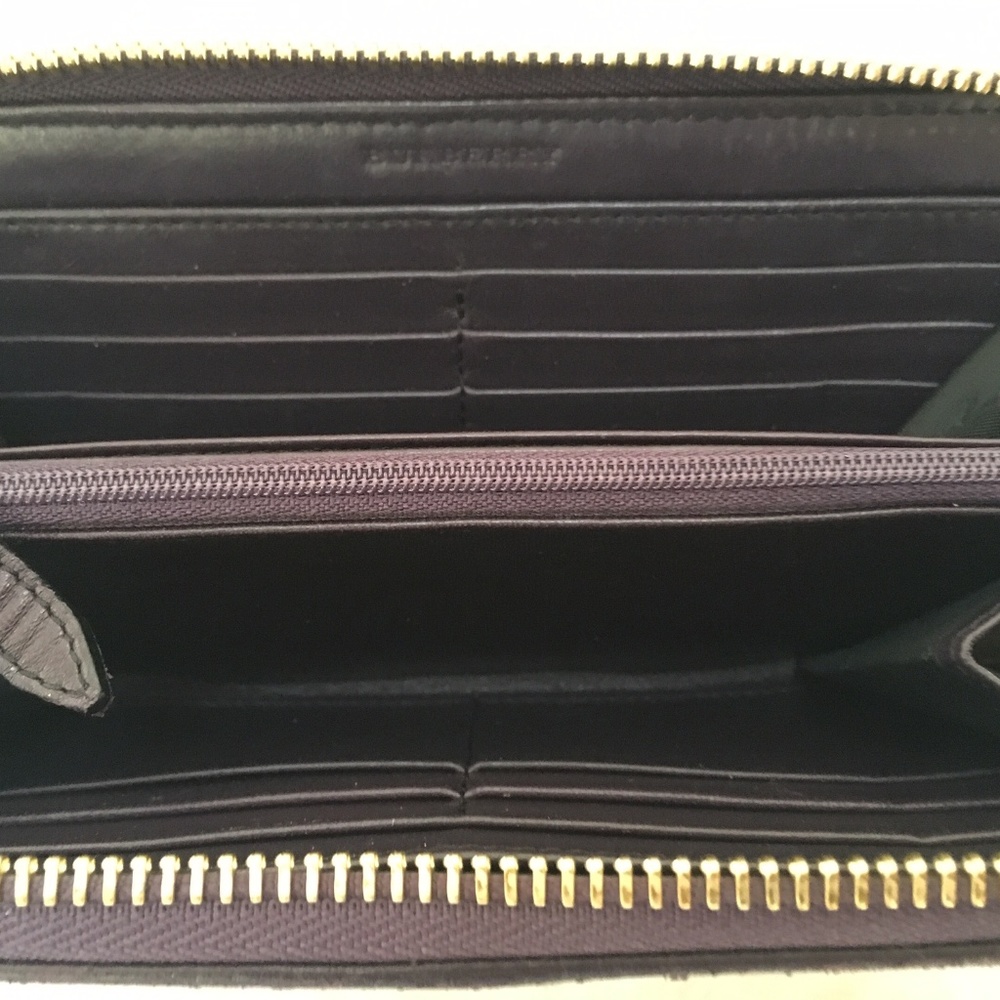 Burberry Zip-Around Leather Wallet - Picture 6 of 7
